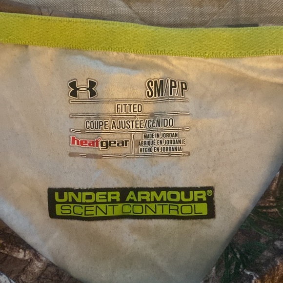 Under Armour Size Small Women’s Base Layer Top - Picture 2 of 5